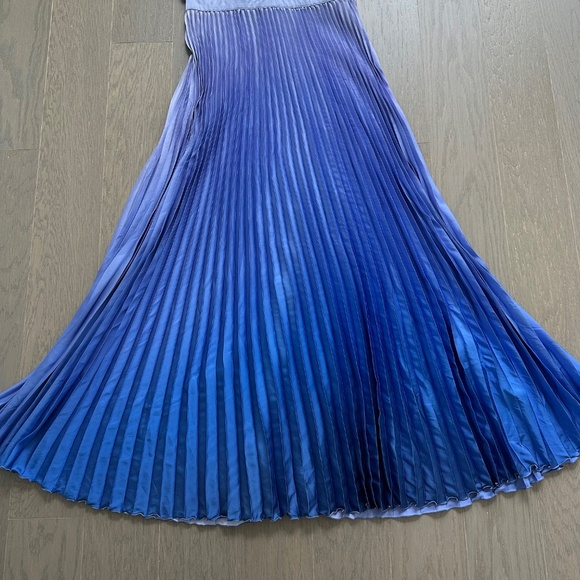 L'IDEE Orchestra Pleated Gown Purple Ombre Short Sleeve Dress - Size US 6 - Picture 5 of 12